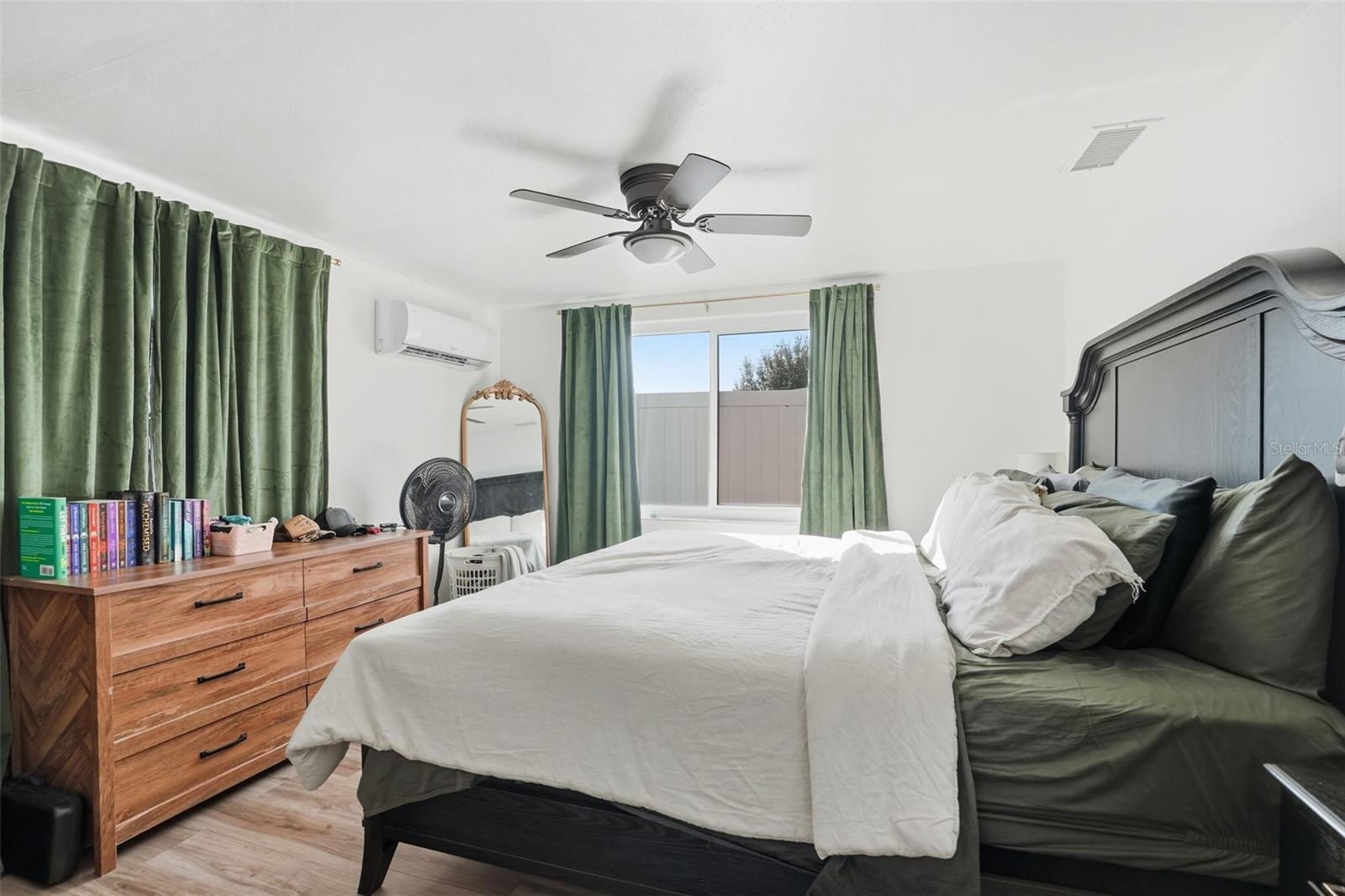 Listing photo id 18 for 7628 Dale Drive