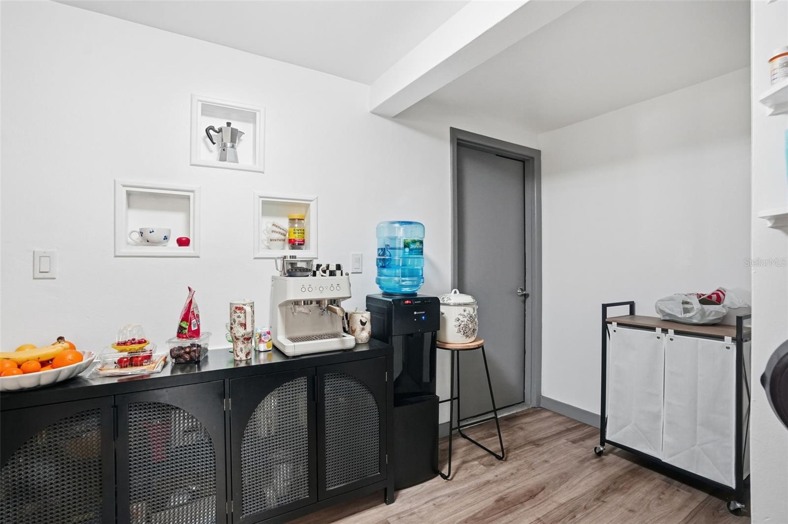 Listing photo id 27 for 7628 Dale Drive