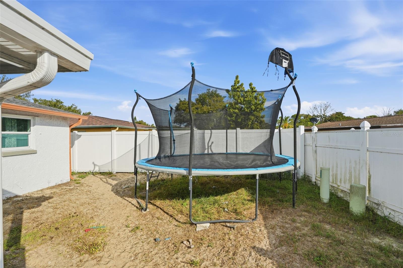 Listing photo id 29 for 7628 Dale Drive