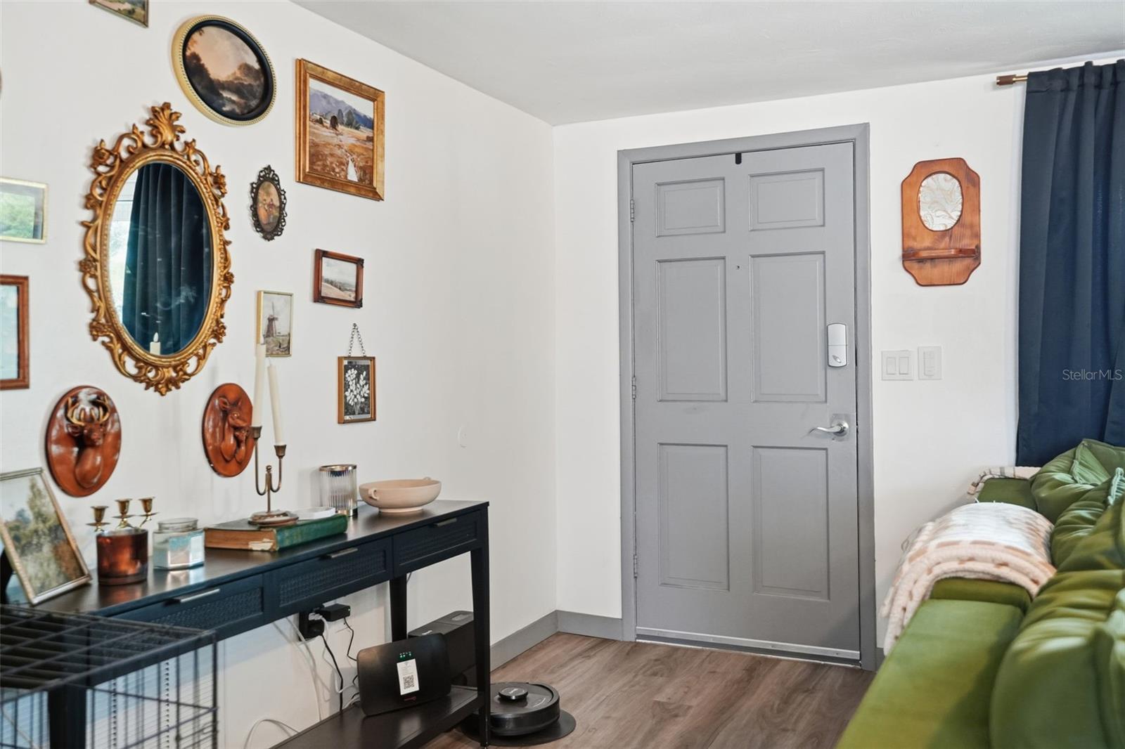 Listing photo id 4 for 7628 Dale Drive