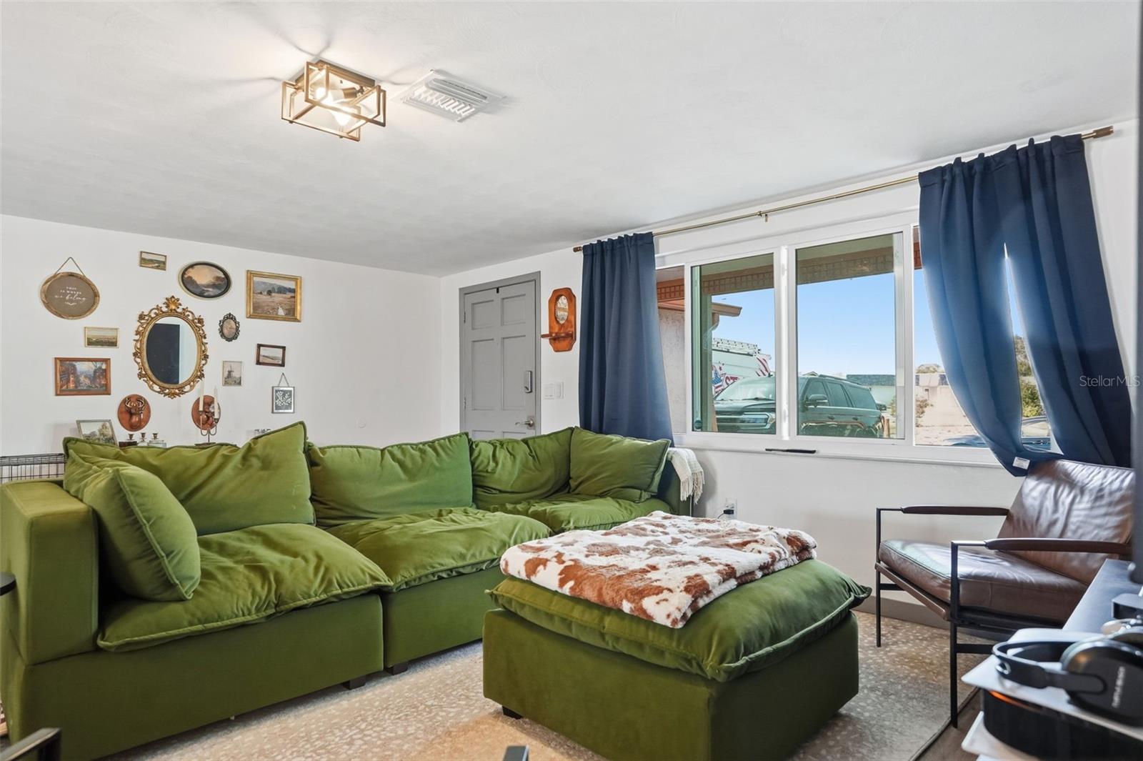 Listing photo id 7 for 7628 Dale Drive