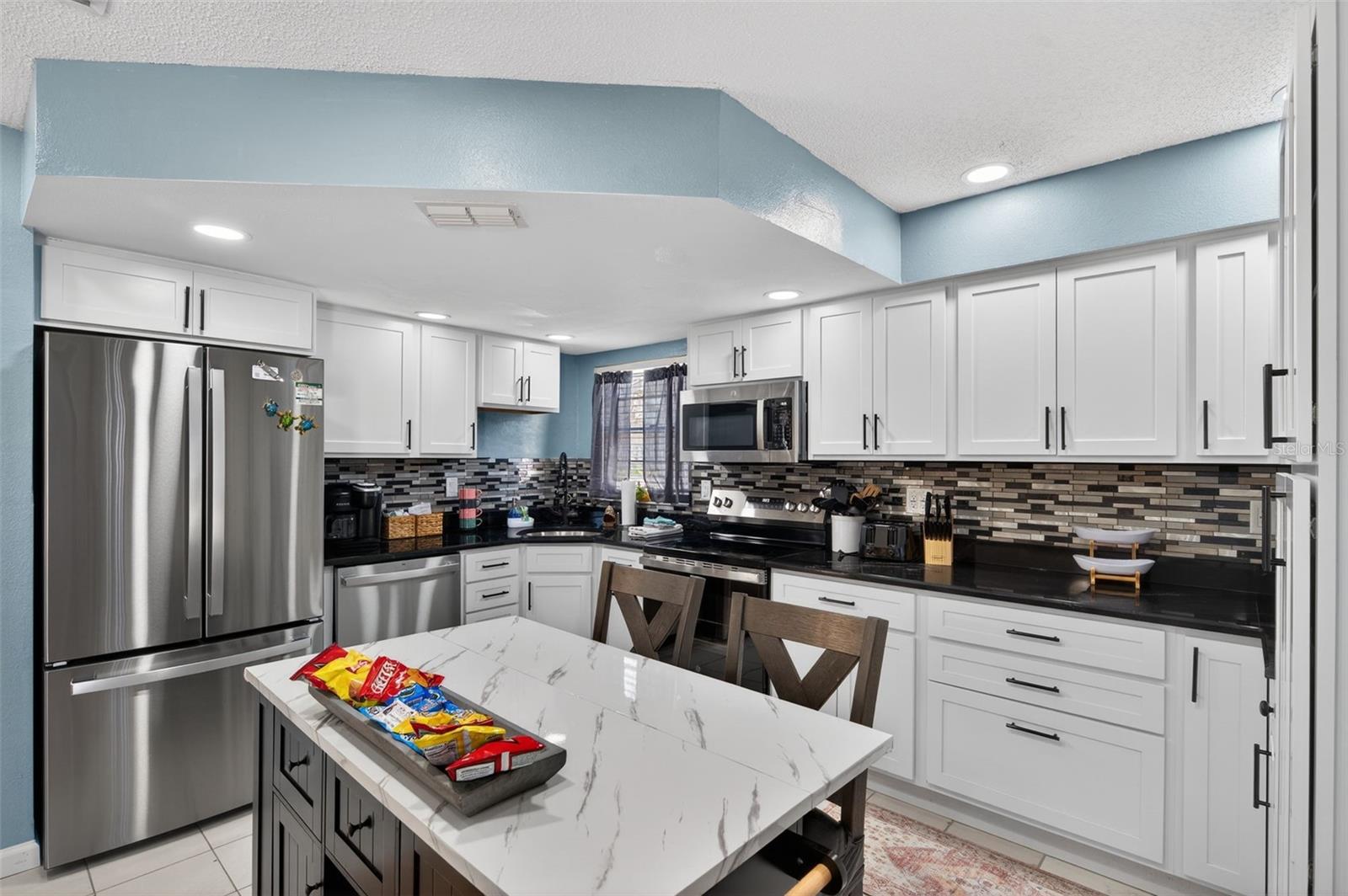 Listing photo id 14 for 7623 Mako Drive