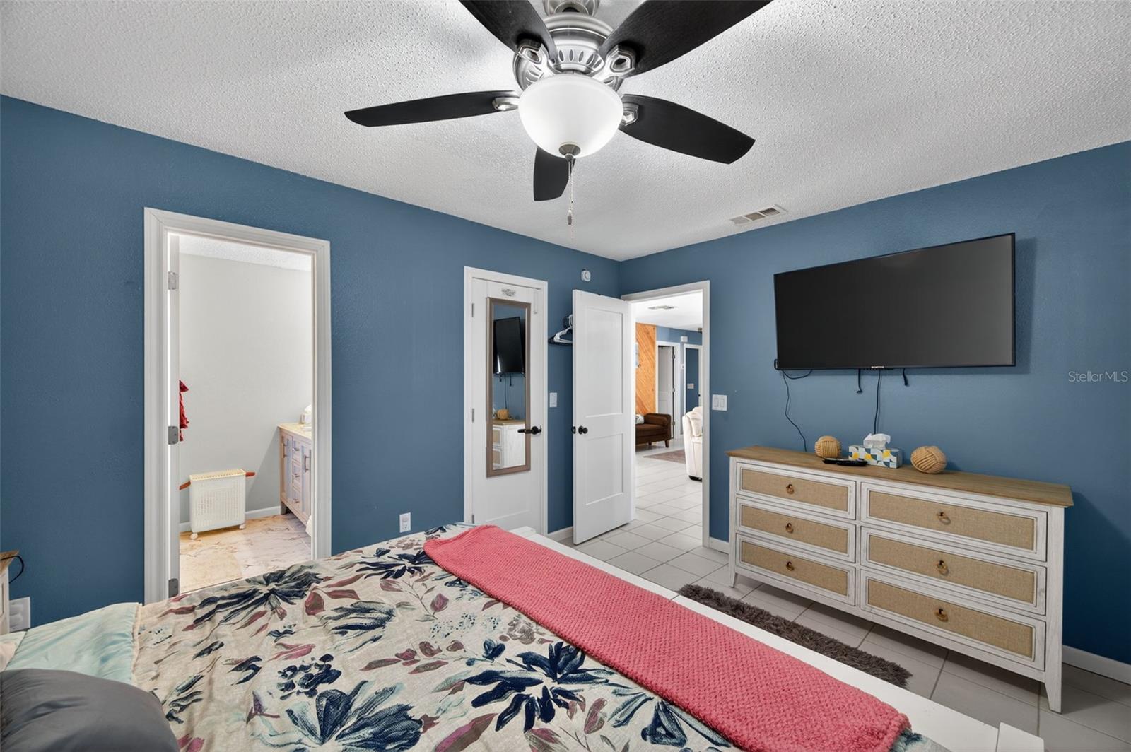 Listing photo id 21 for 7623 Mako Drive