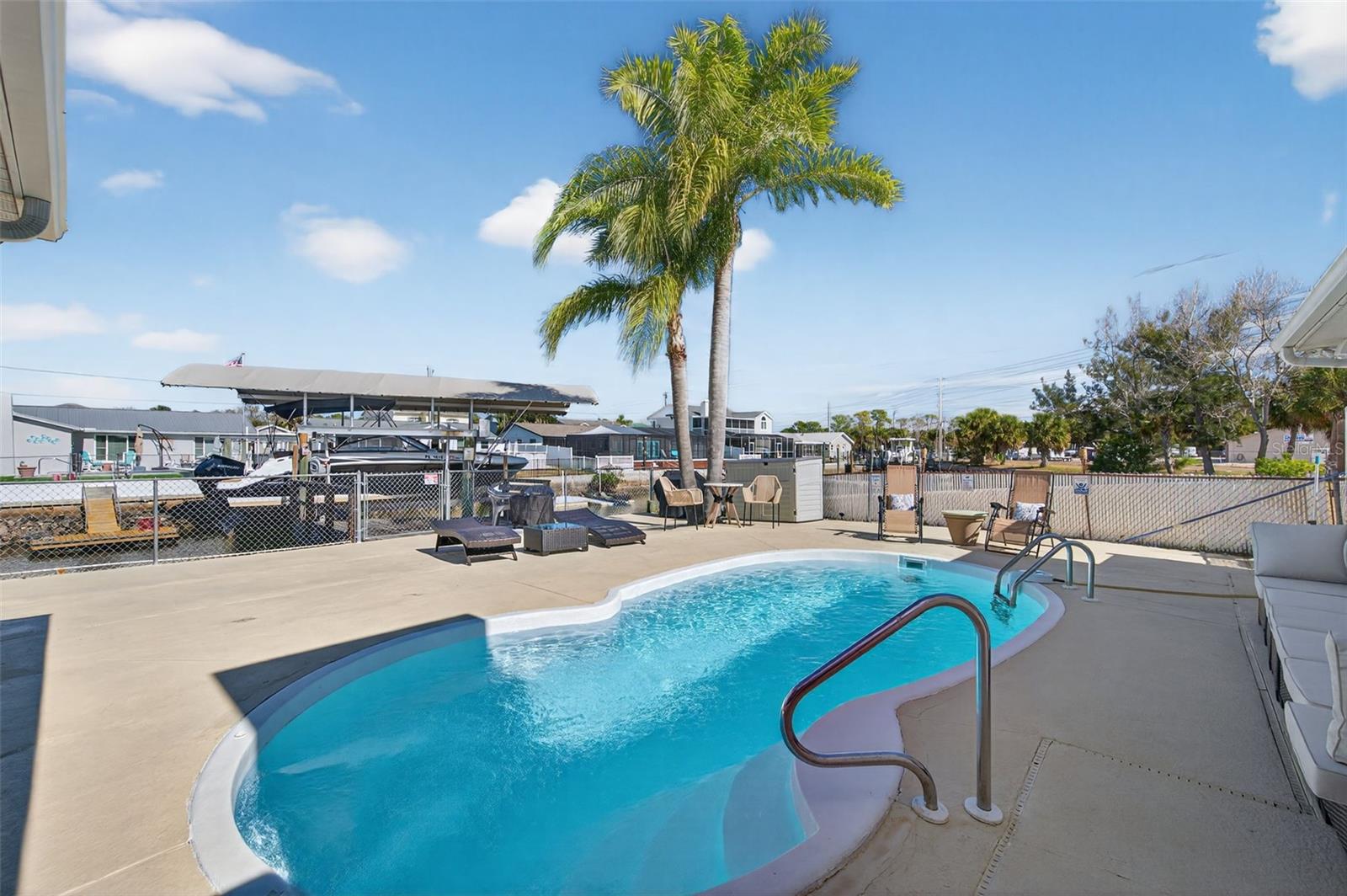 Listing photo id 36 for 7623 Mako Drive