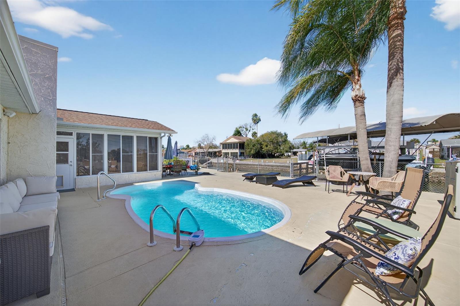 Listing photo id 37 for 7623 Mako Drive