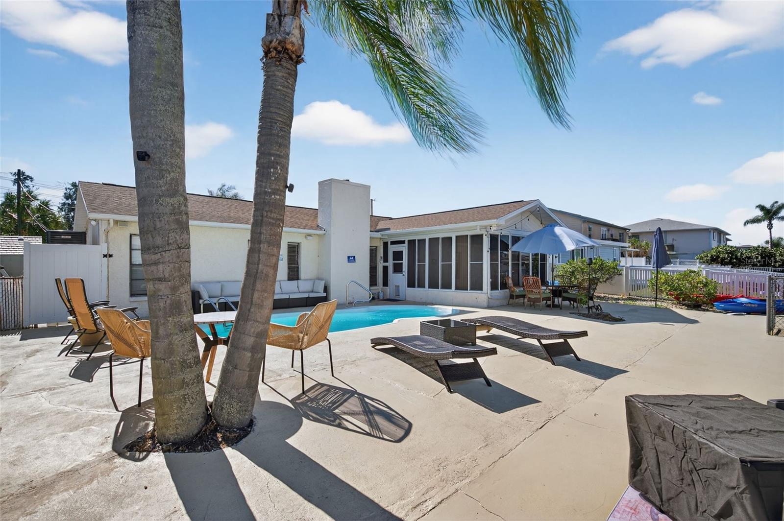 Listing photo id 39 for 7623 Mako Drive