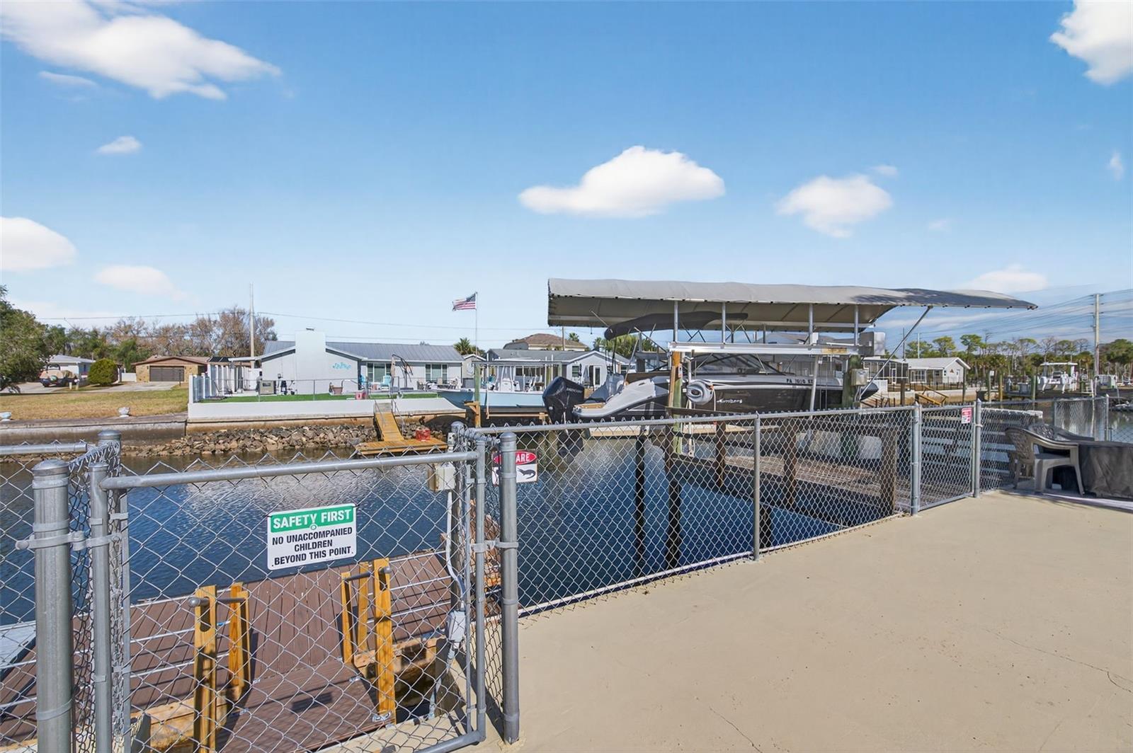 Listing photo id 43 for 7623 Mako Drive