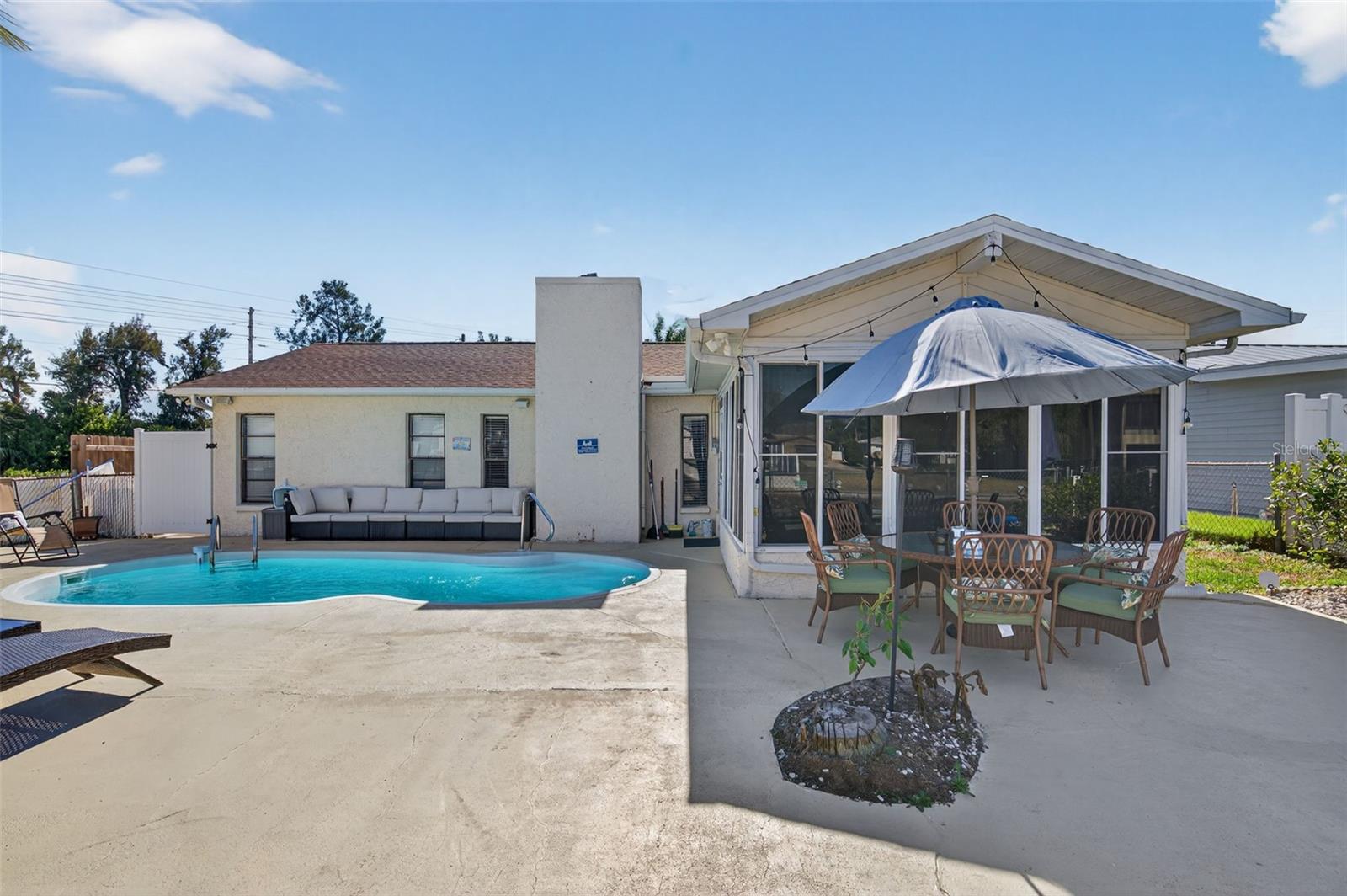 Listing photo id 48 for 7623 Mako Drive