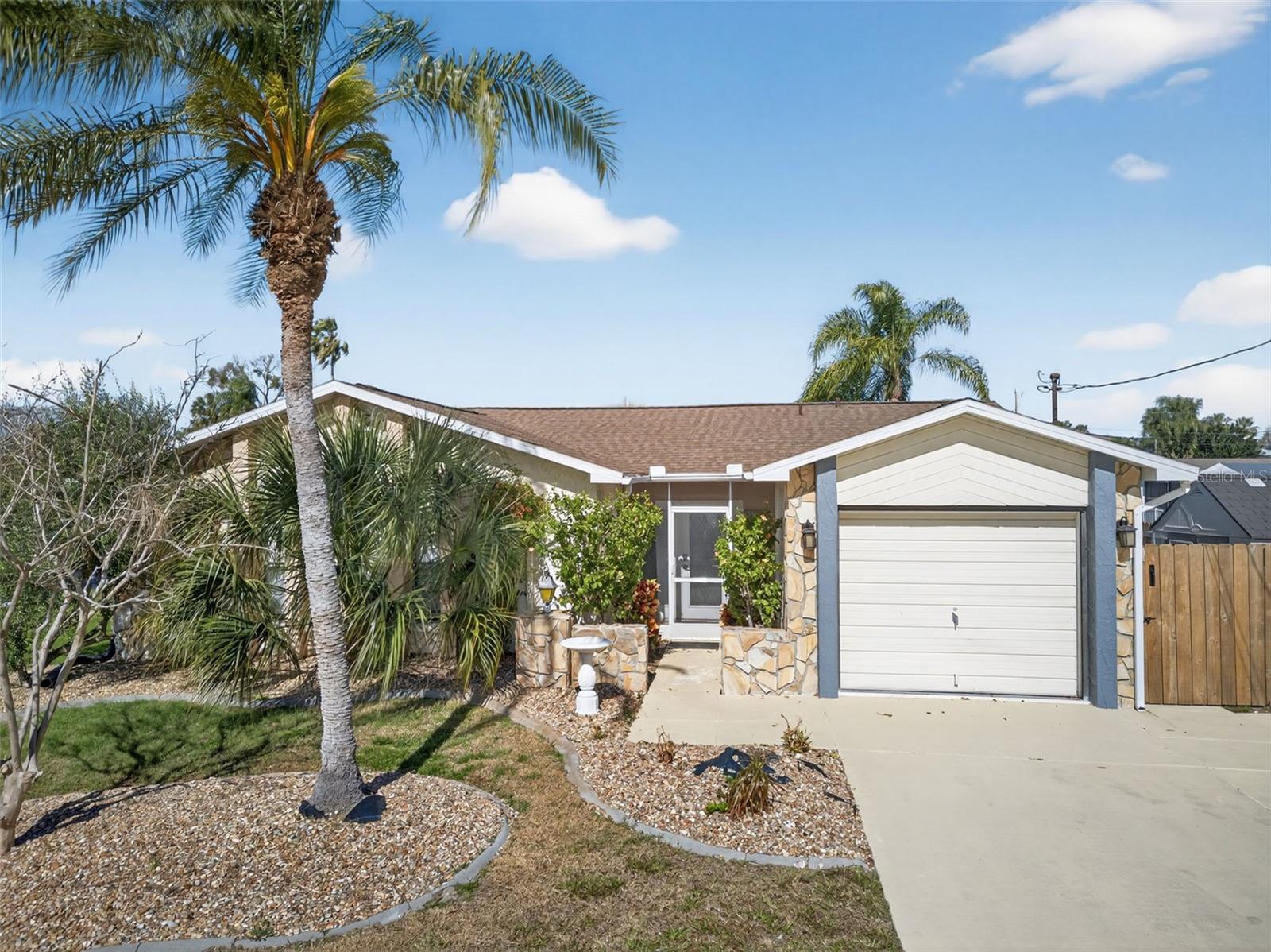 Listing photo id 50 for 7623 Mako Drive