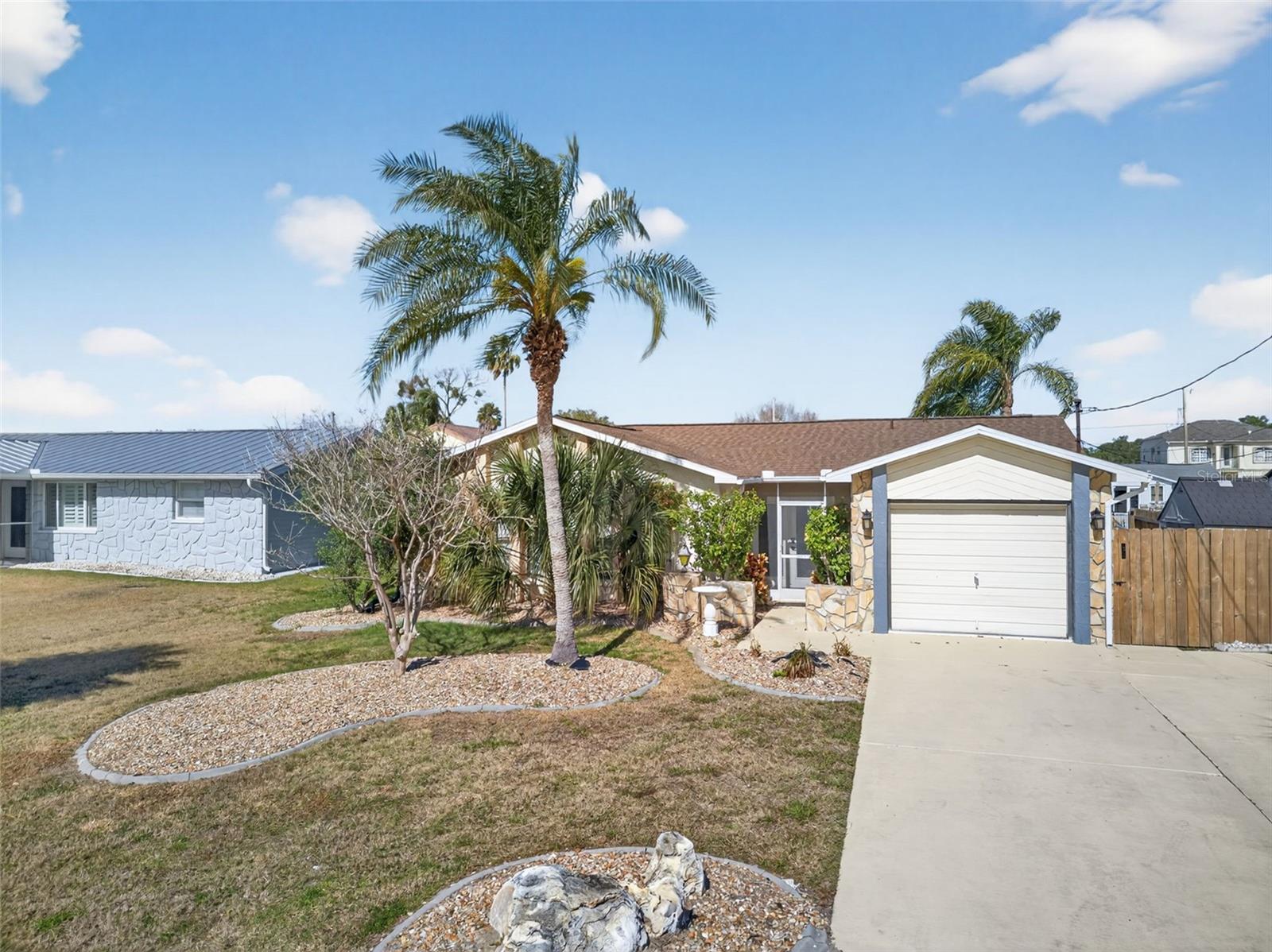 Listing photo id 51 for 7623 Mako Drive