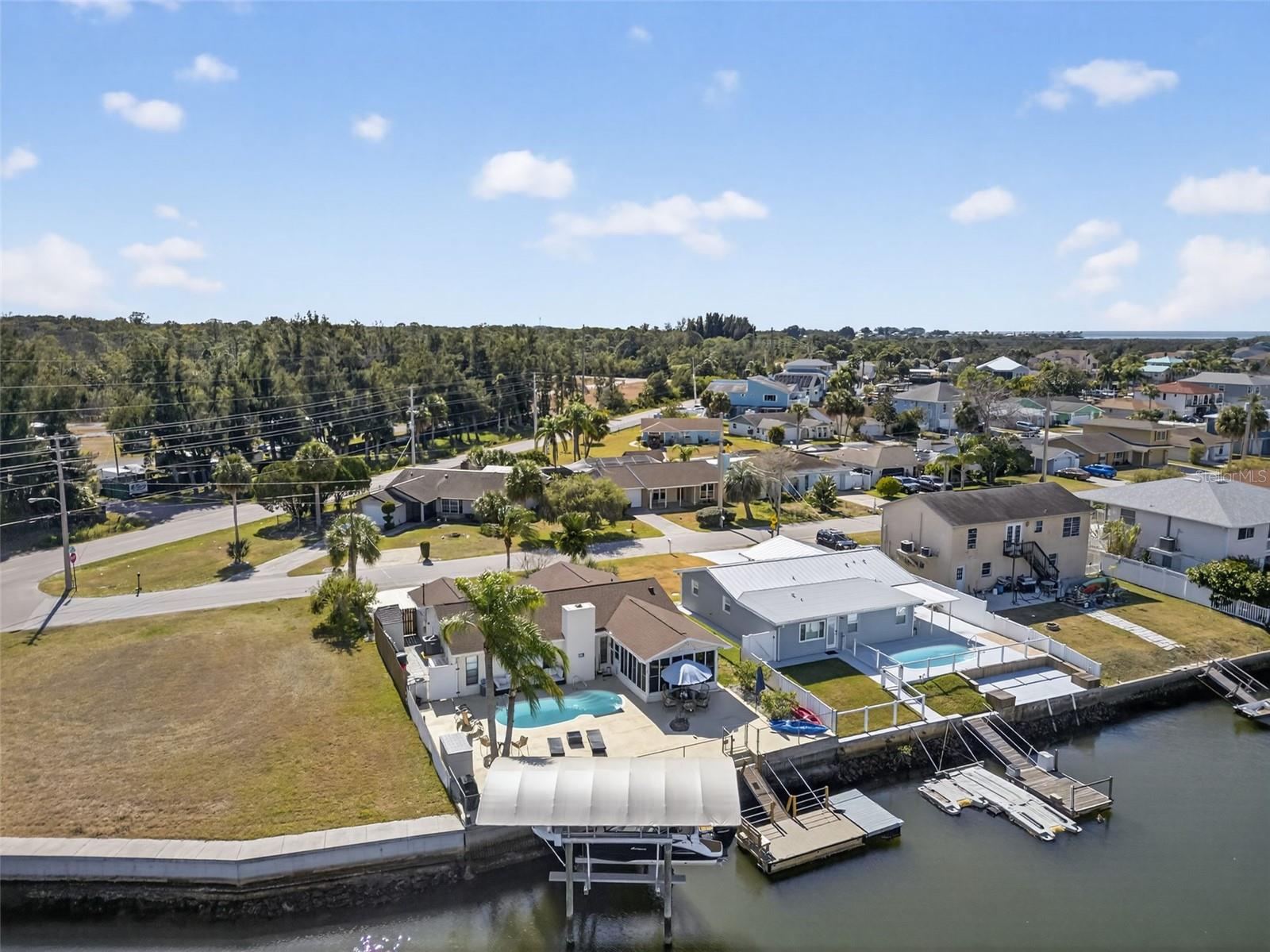 Listing photo id 64 for 7623 Mako Drive