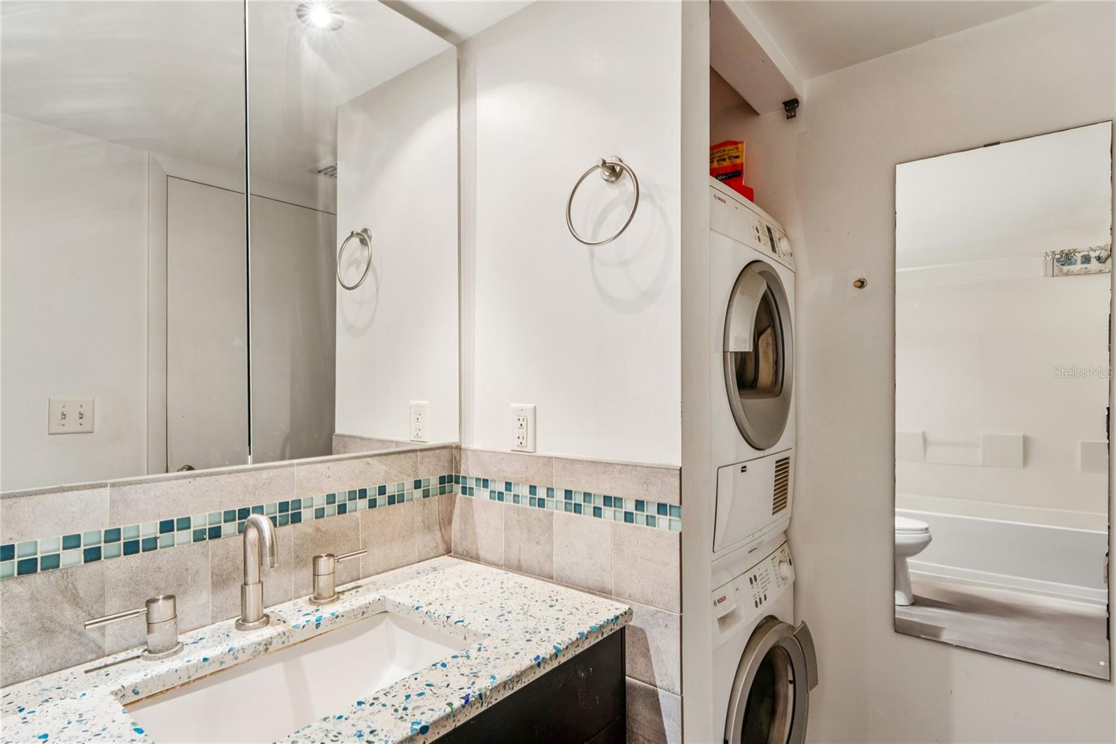 Image 14 of 28 For 1975 Bay Drive 312