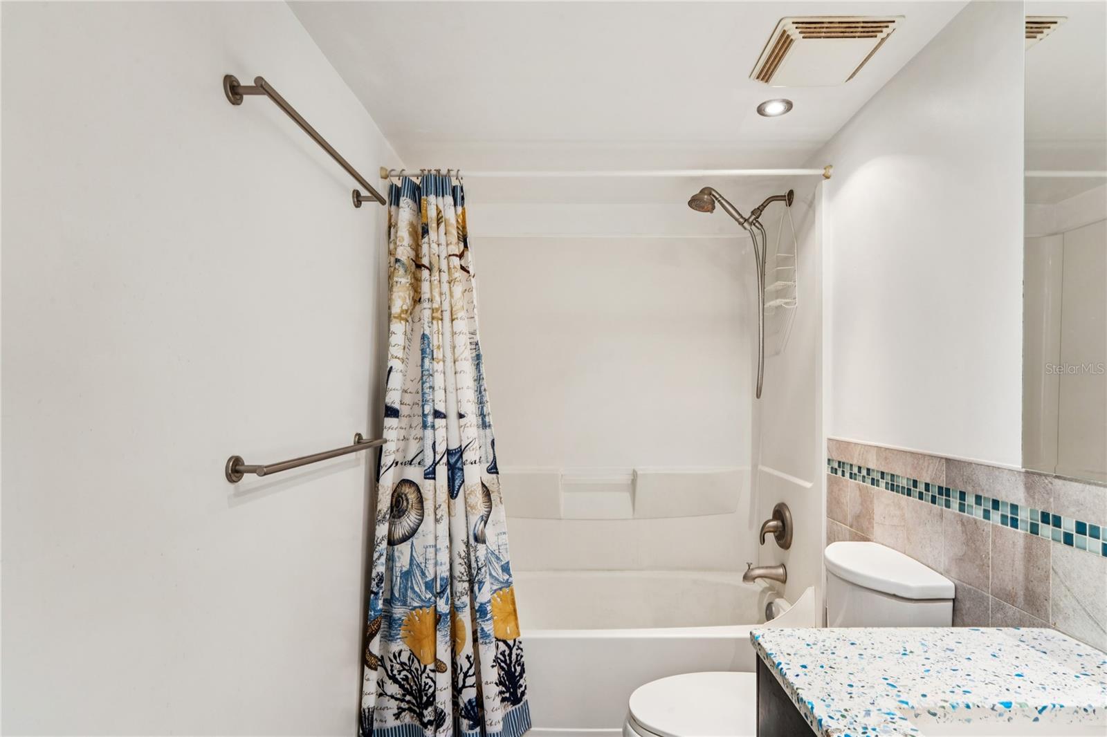 Image 15 of 28 For 1975 Bay Drive 312