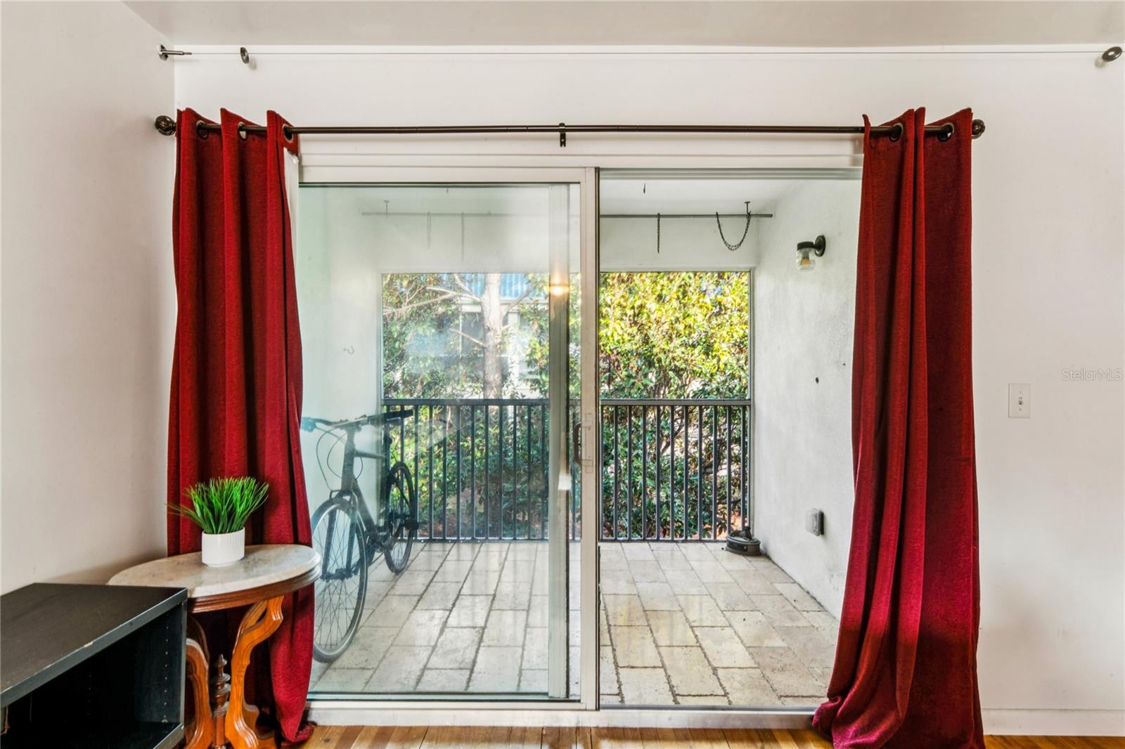 Image 17 of 28 For 1975 Bay Drive 312