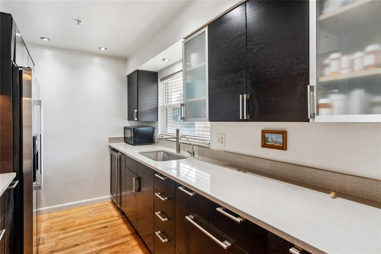 Image 7 of 28 For 1975 Bay Drive 312