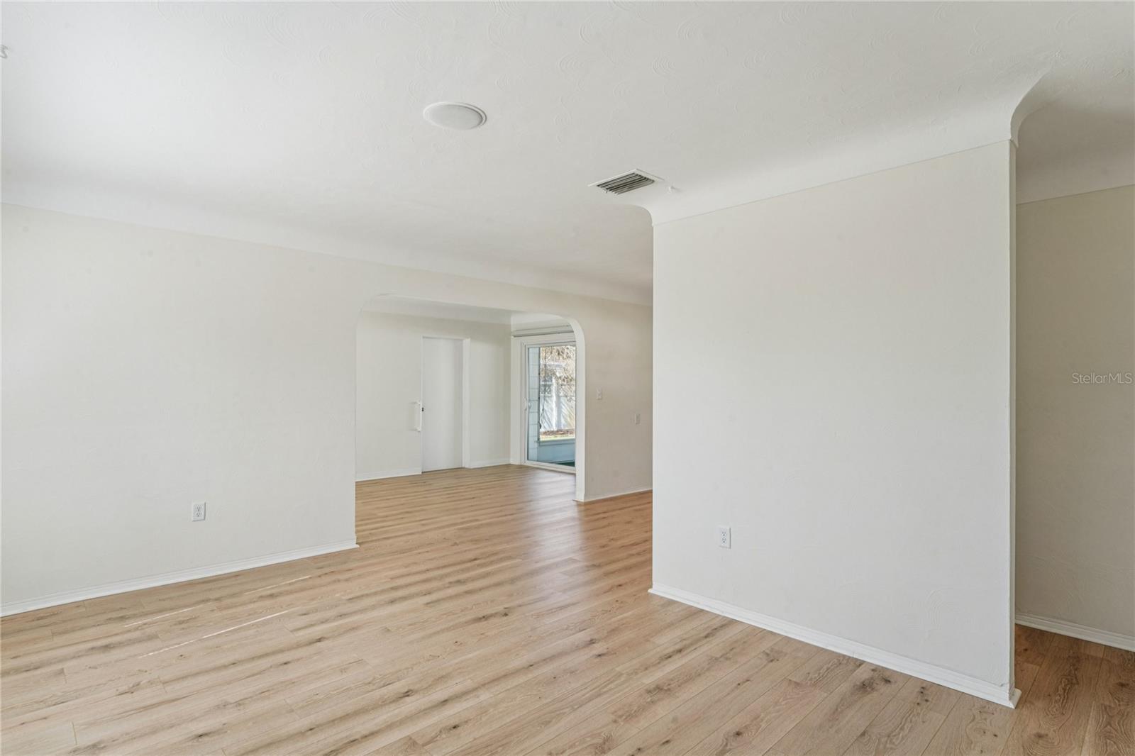 Image 12 of 61 For 5599 49th Avenue N