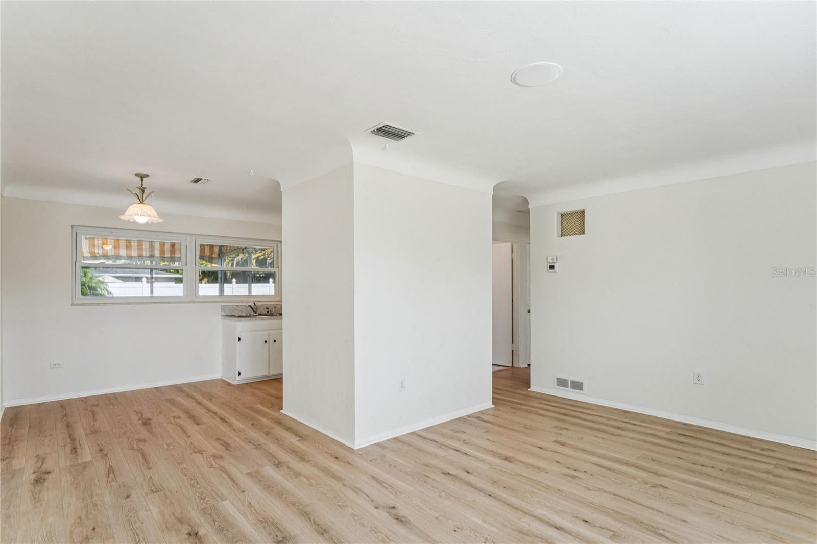 Image 17 of 61 For 5599 49th Avenue N