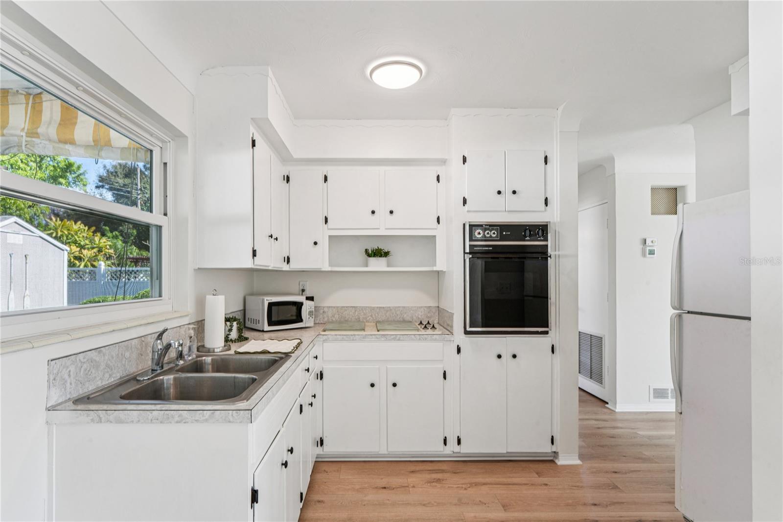 Image 18 of 61 For 5599 49th Avenue N