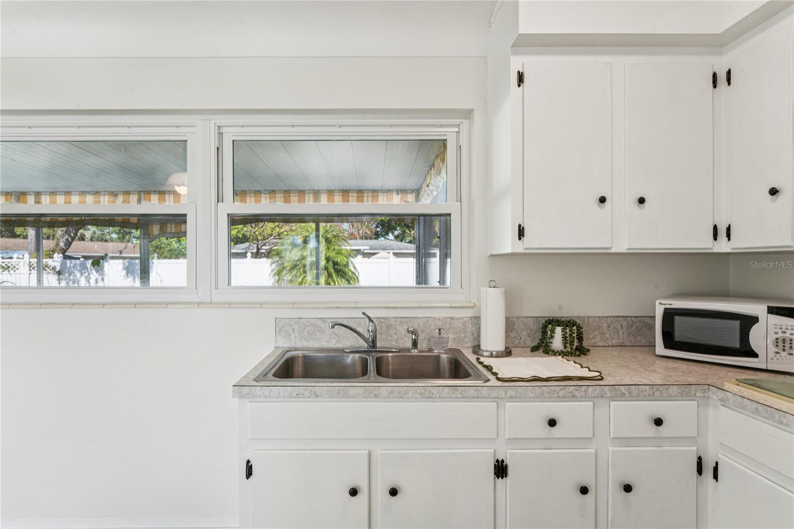 Image 19 of 61 For 5599 49th Avenue N