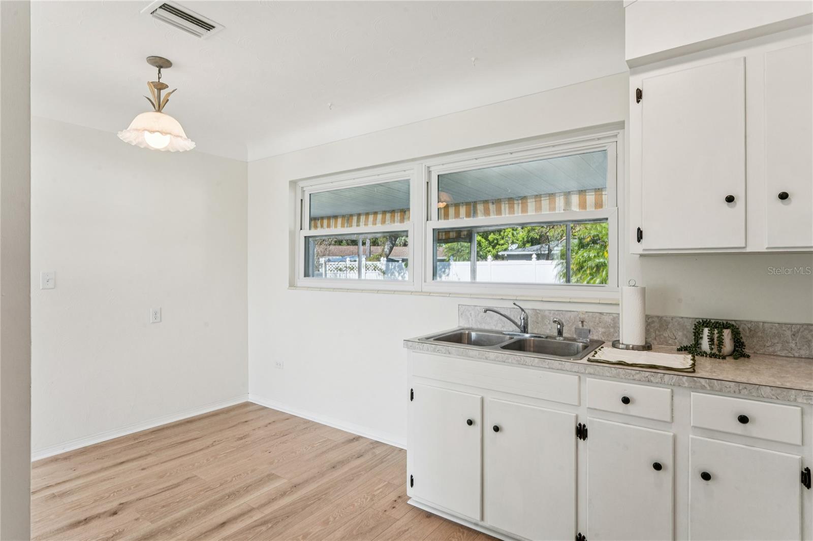 Image 20 of 61 For 5599 49th Avenue N