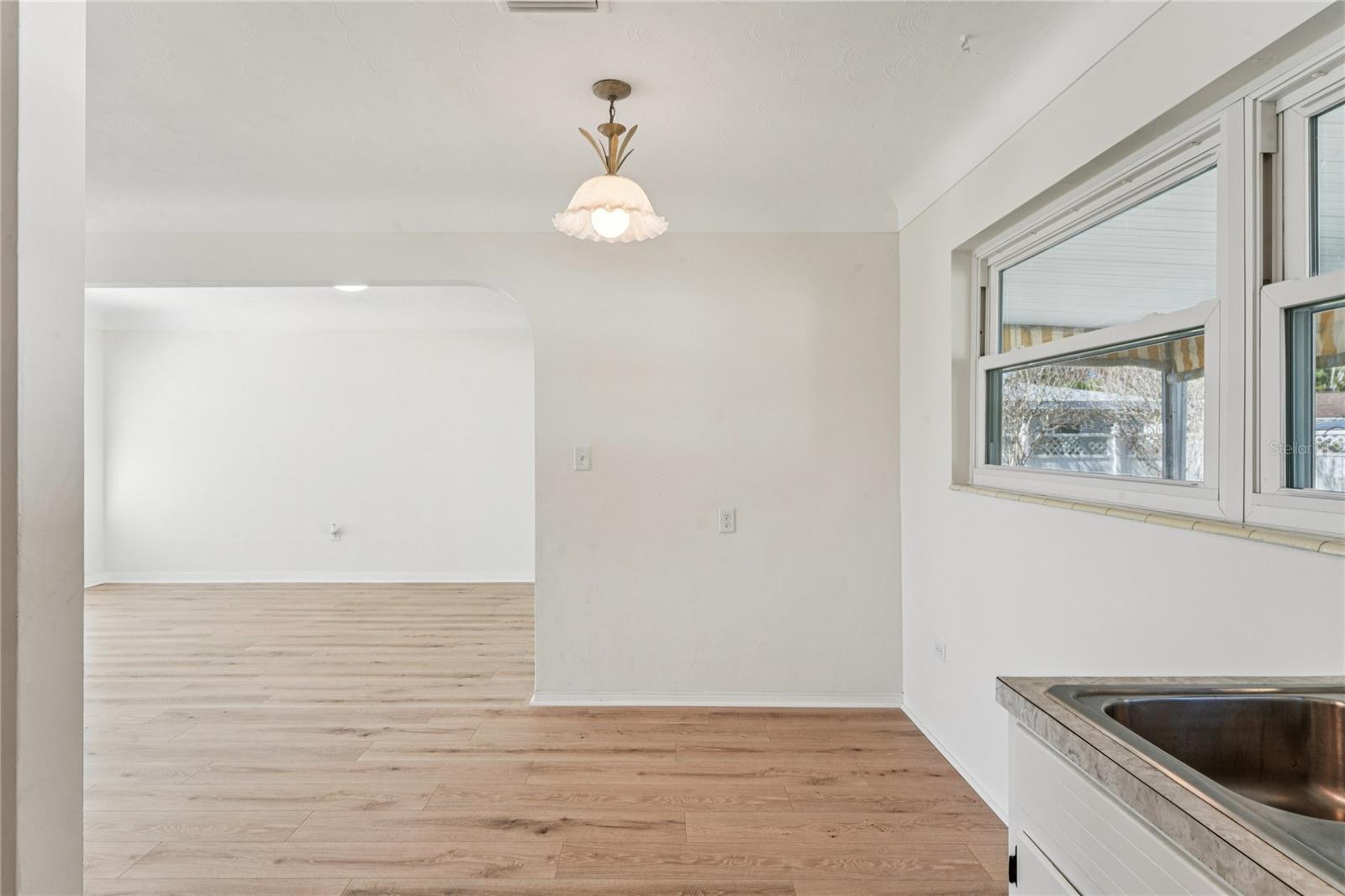 Image 21 of 61 For 5599 49th Avenue N