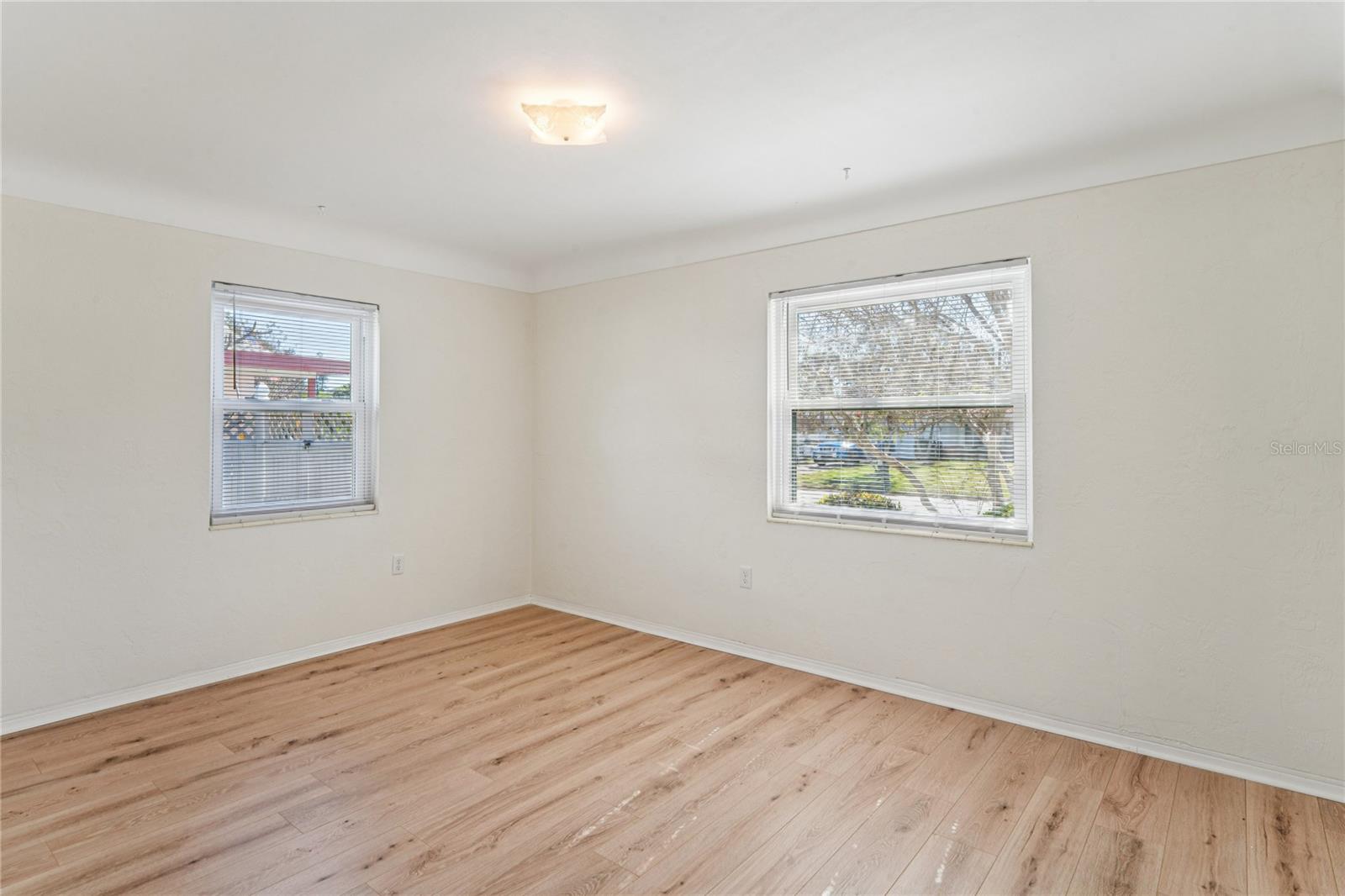 Image 26 of 61 For 5599 49th Avenue N