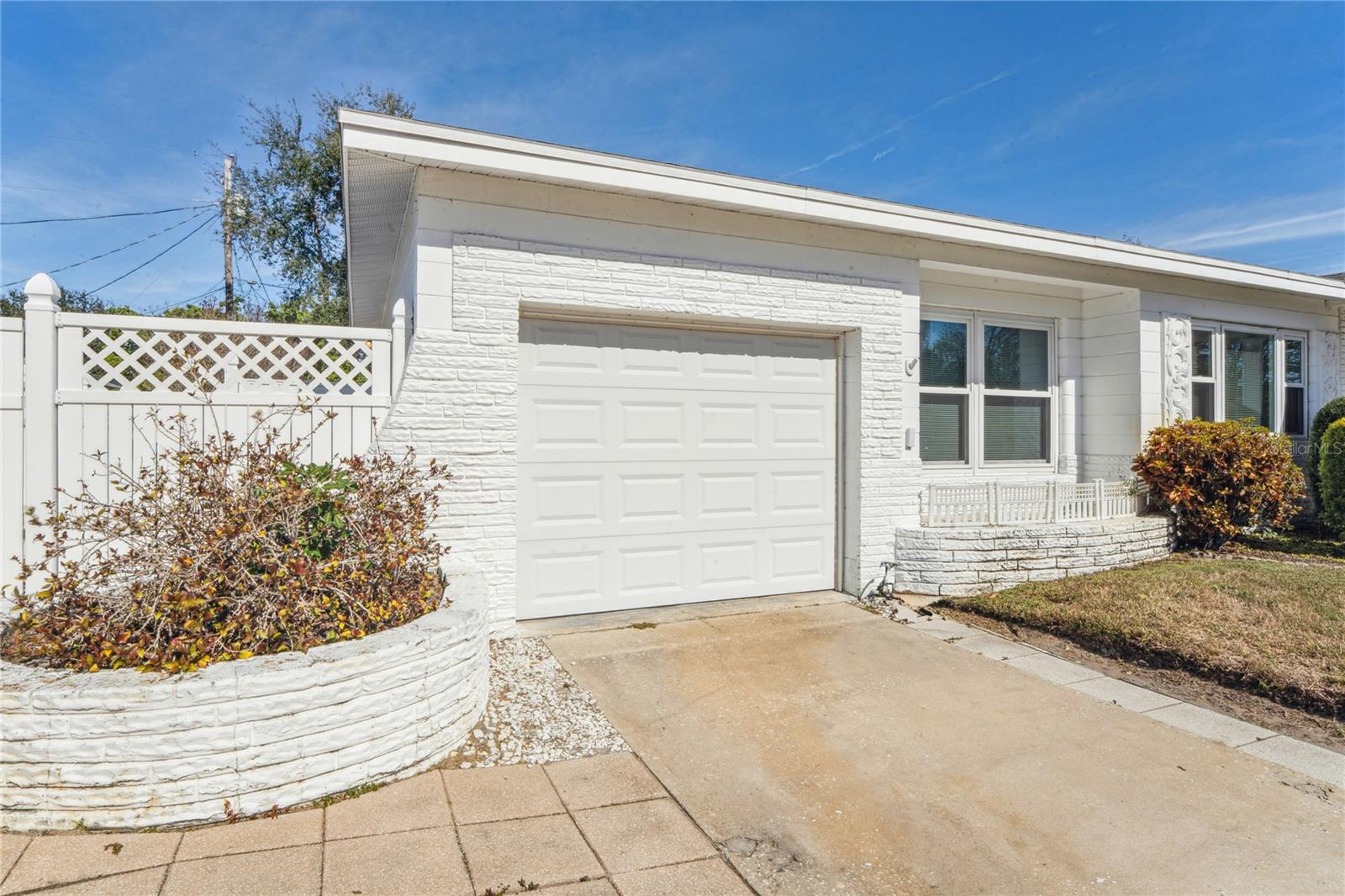 Image 43 of 61 For 5599 49th Avenue N