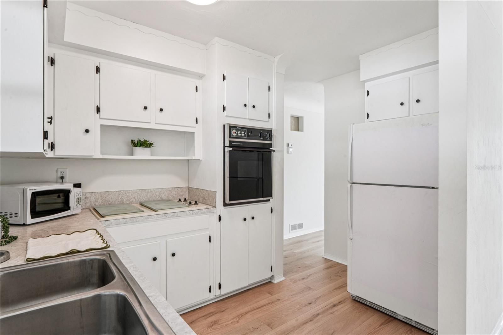 Image 6 of 61 For 5599 49th Avenue N