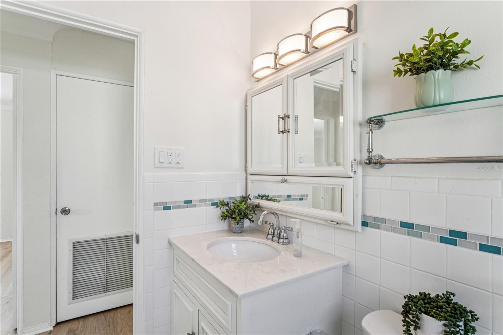 Image 9 of 61 For 5599 49th Avenue N