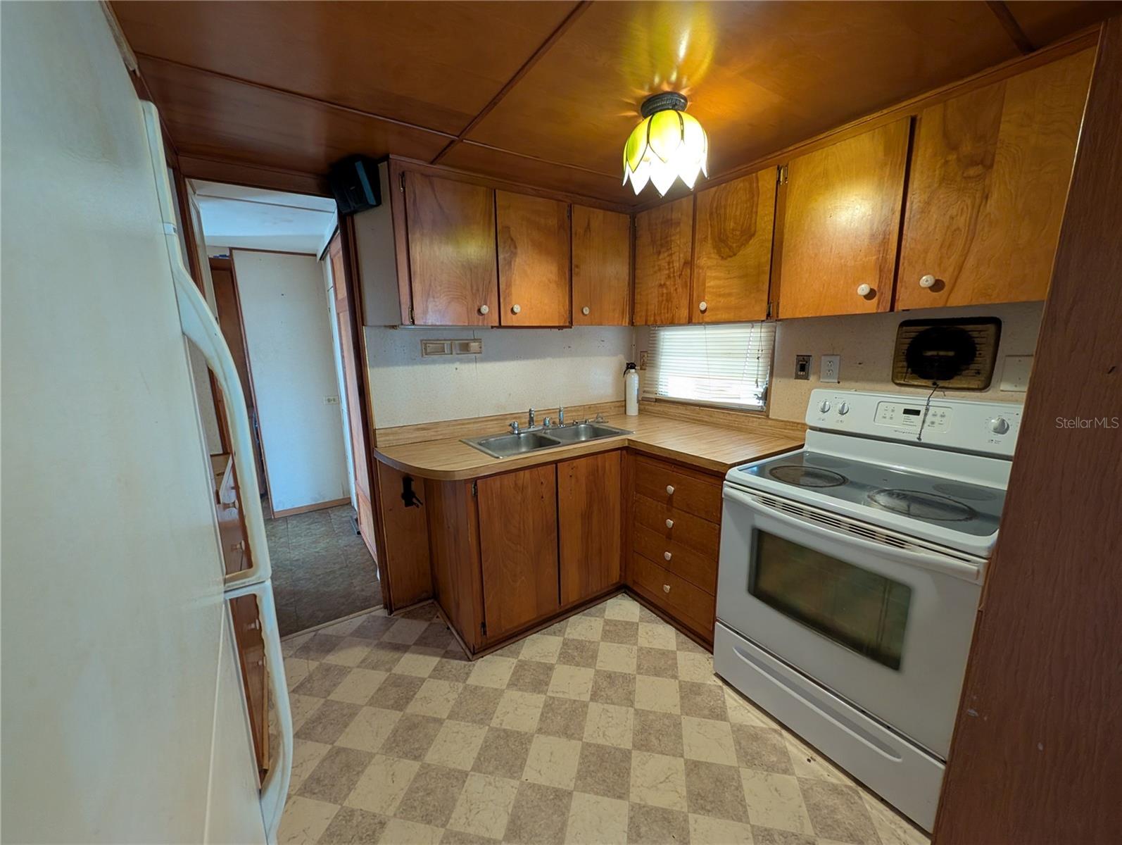 Image 3 of 14 For 1919 Dixie Lane