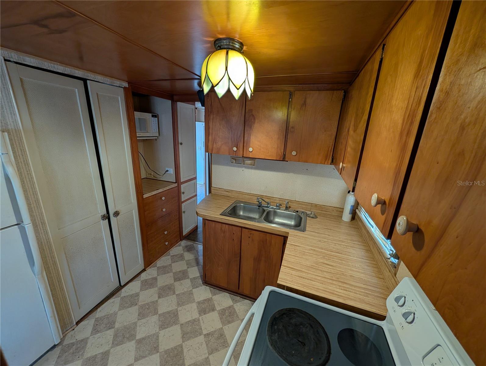 Image 4 of 14 For 1919 Dixie Lane