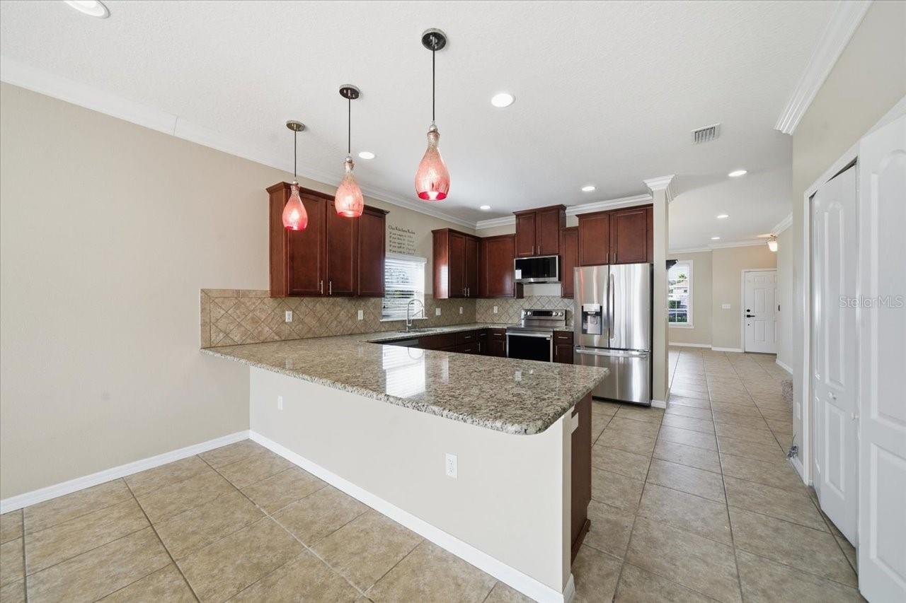 Image 16 of 41 For 13366 Barkingside Place