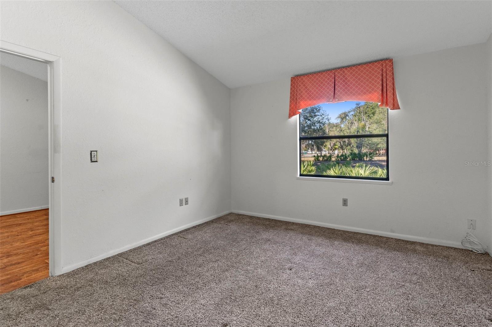 Image 20 of 54 For 475 Landing Boulevard