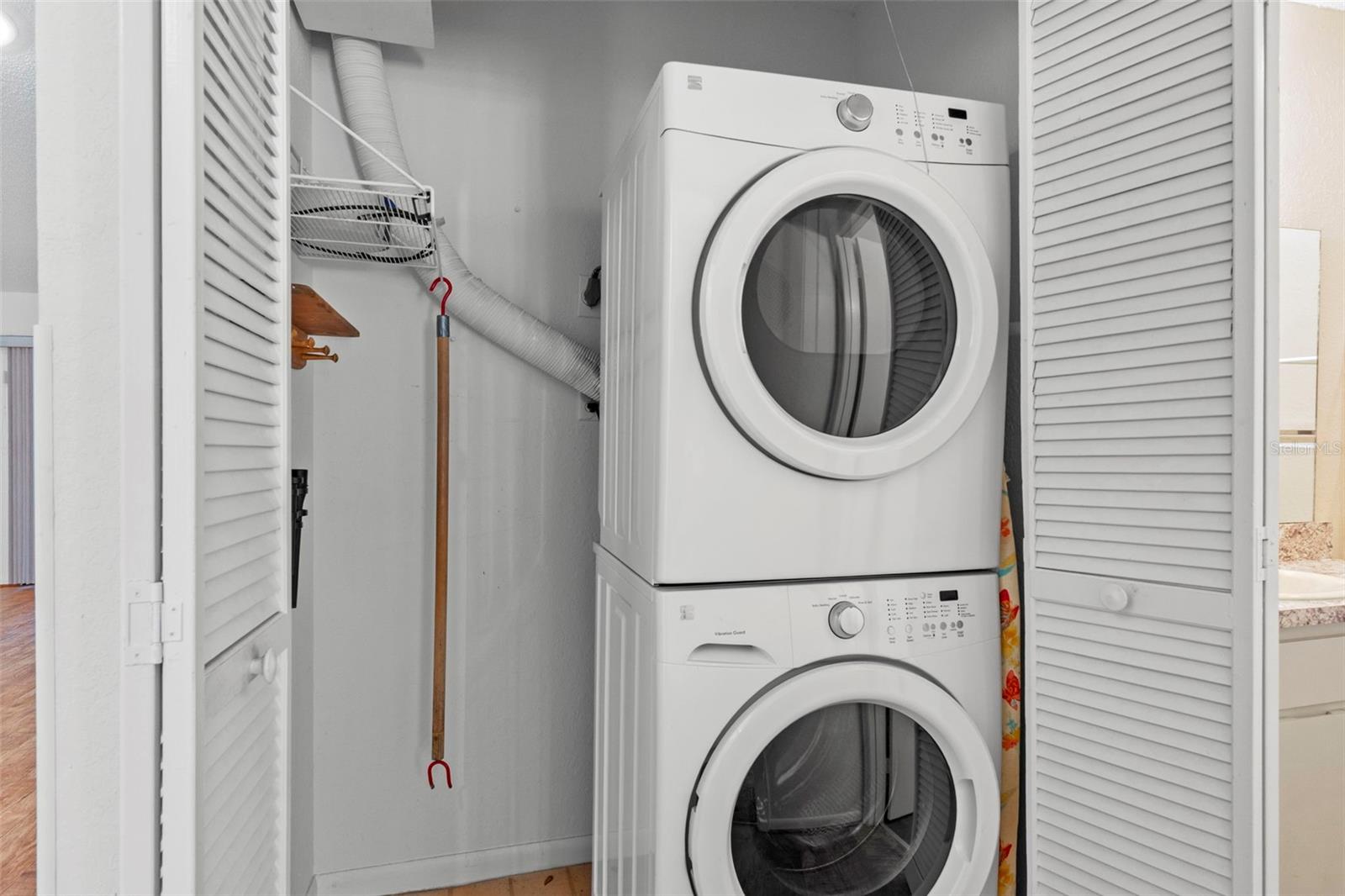 Image 27 of 54 For 475 Landing Boulevard