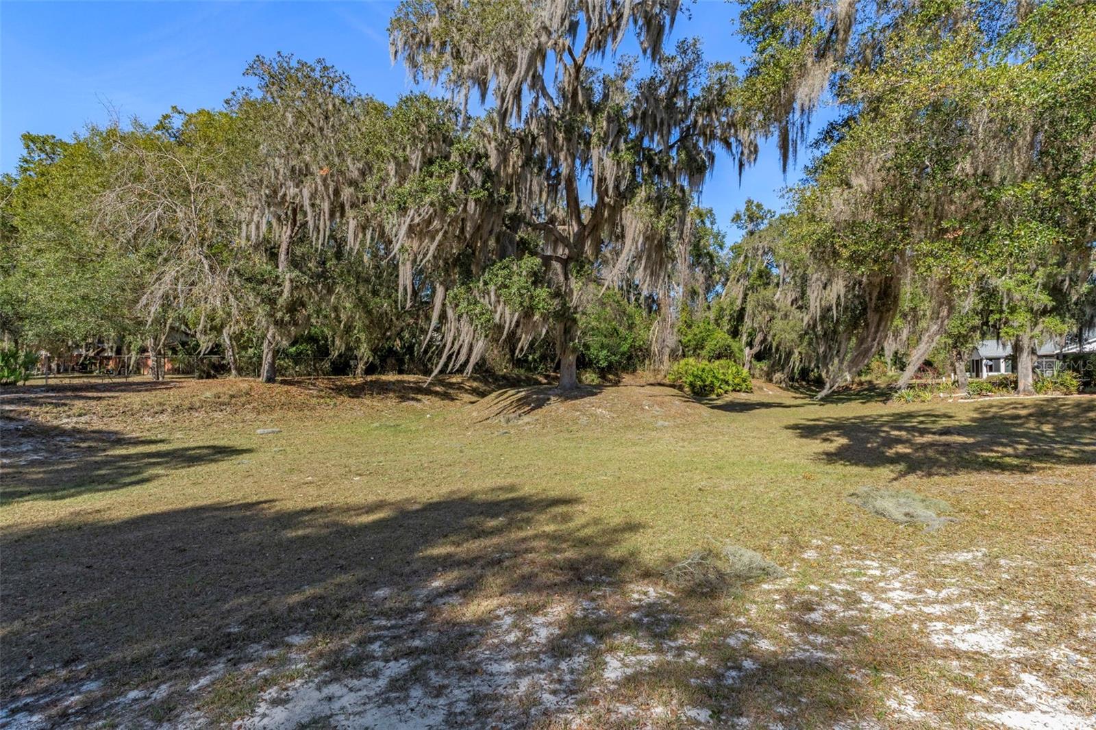 Image 33 of 54 For 475 Landing Boulevard