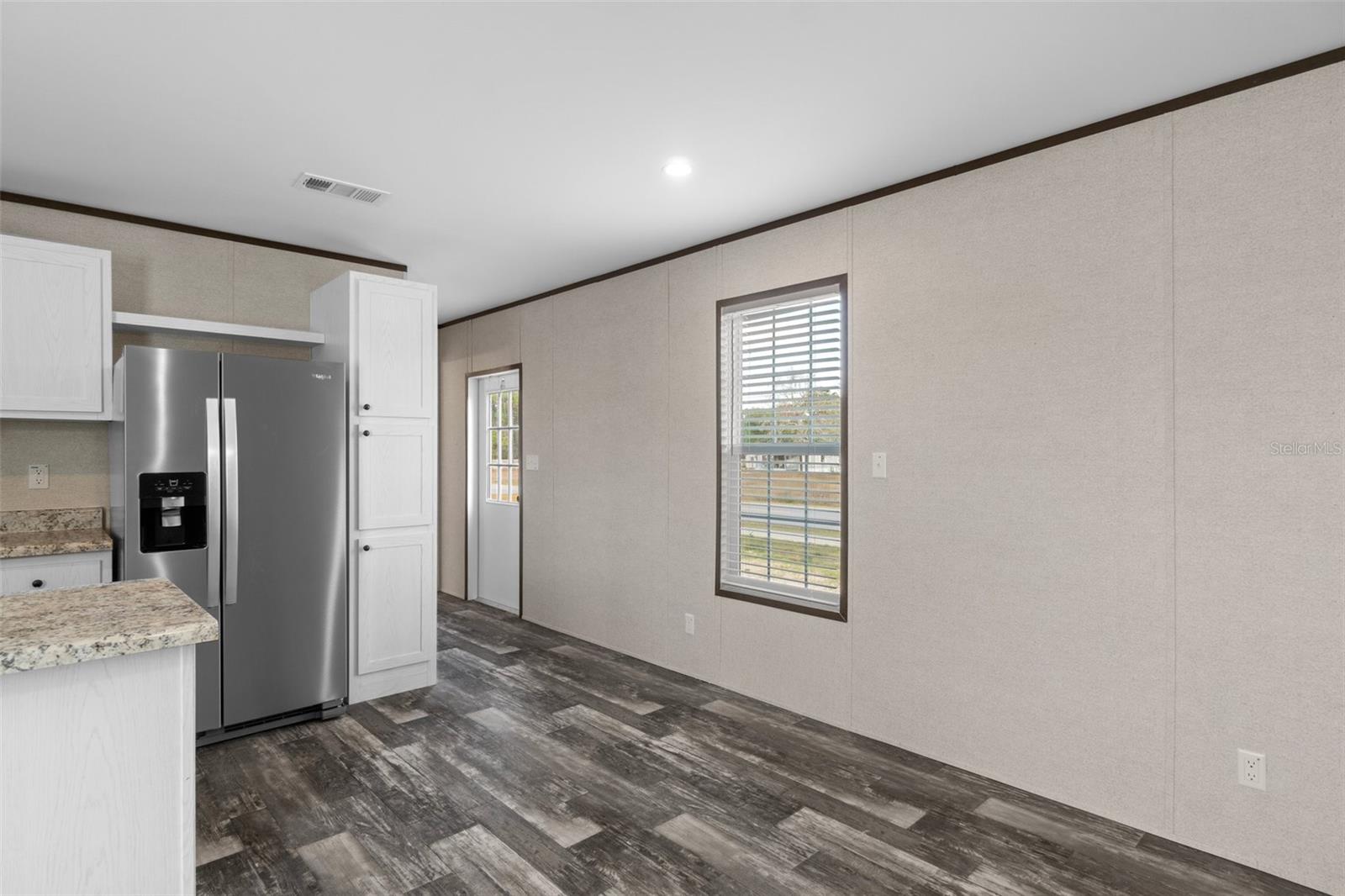 Image 11 of 36 For 5122 Miami Avenue