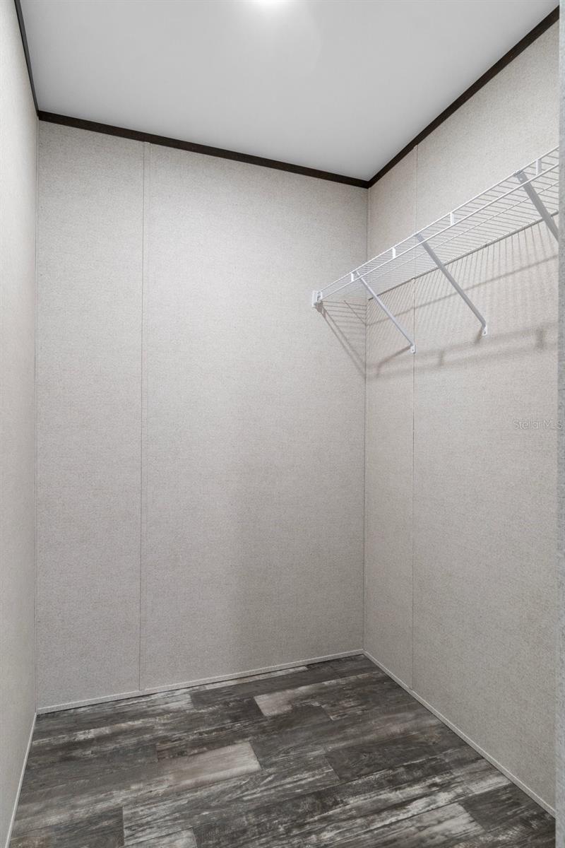 Image 21 of 36 For 5122 Miami Avenue