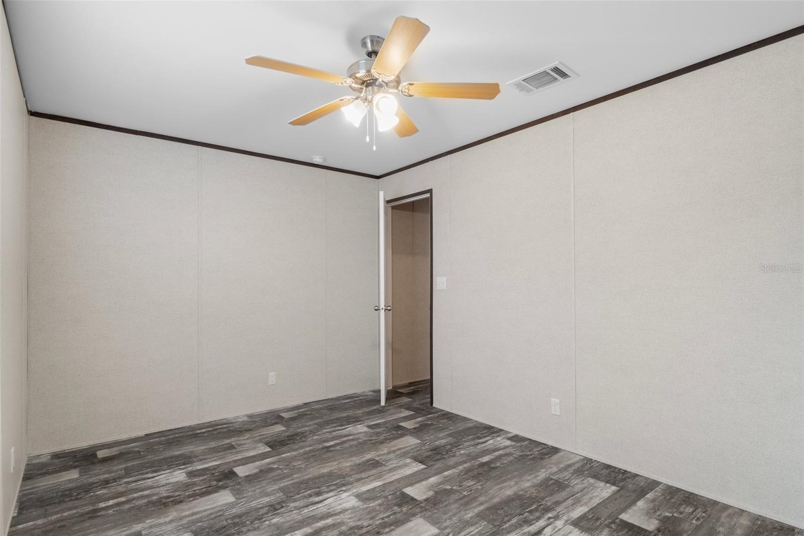 Image 26 of 36 For 5122 Miami Avenue