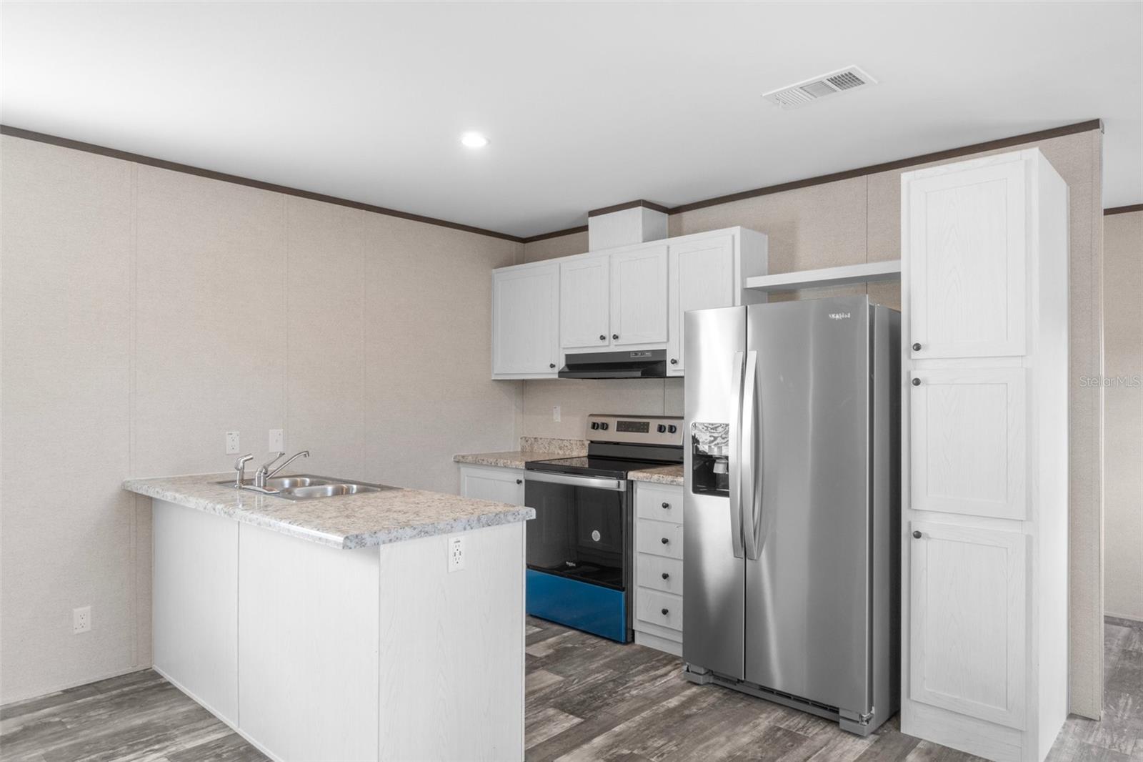 Image 8 of 36 For 5122 Miami Avenue