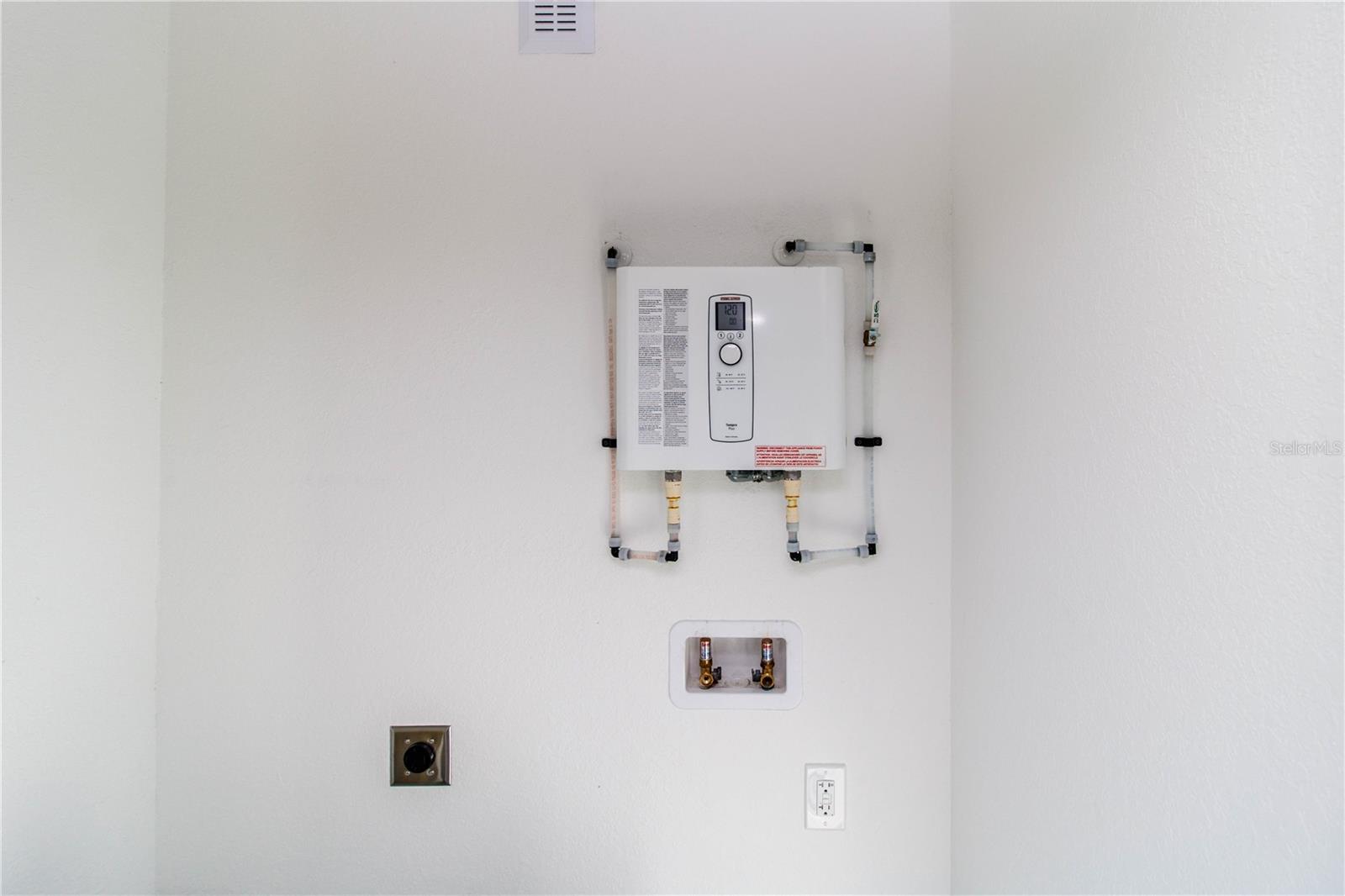 Image 21 of 36 For 7122 Astor Drive