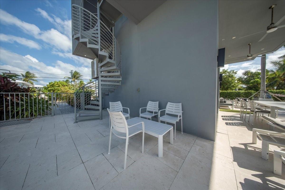 Image 13 of 85 For 118 Avenue E