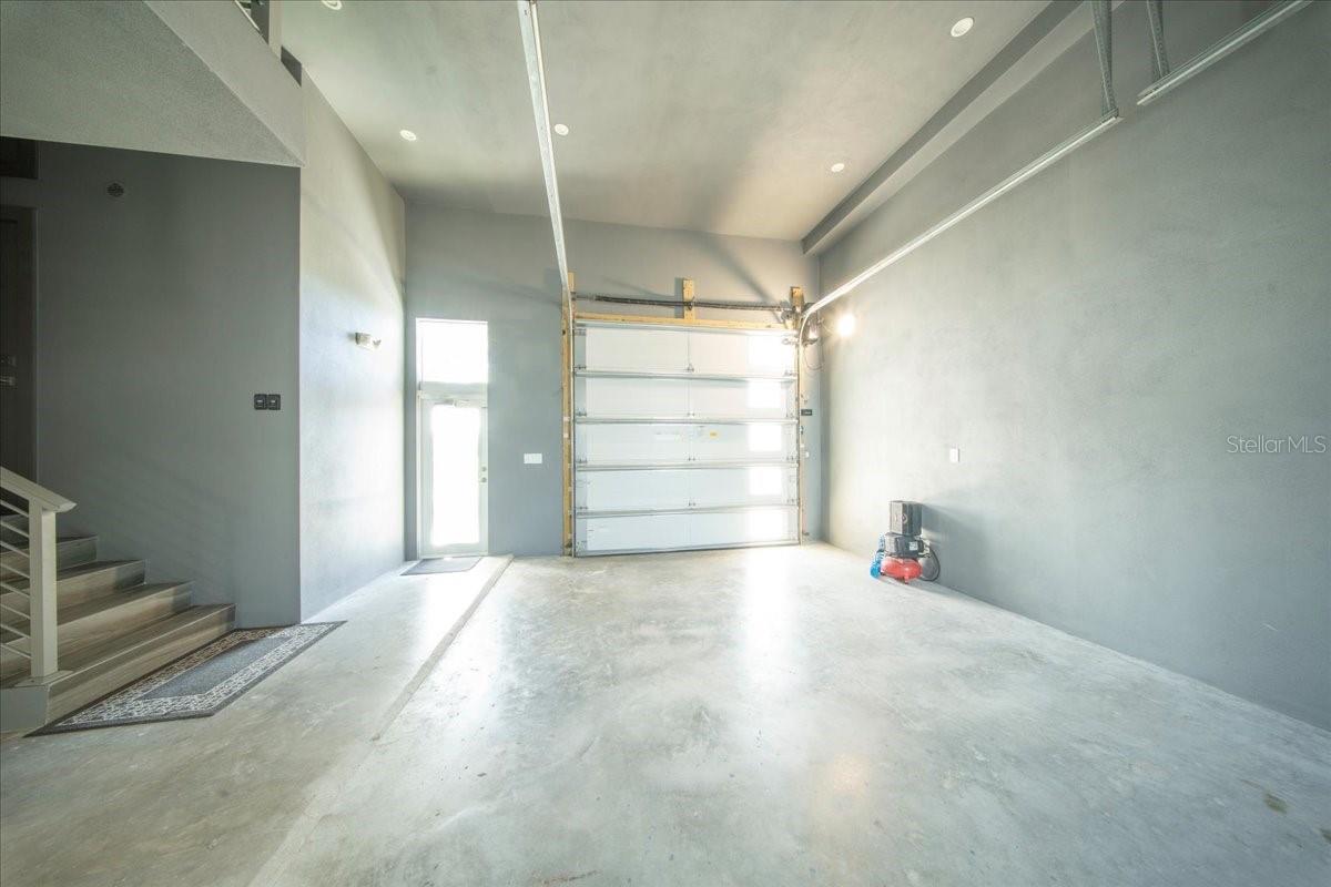 Image 33 of 85 For 118 Avenue E