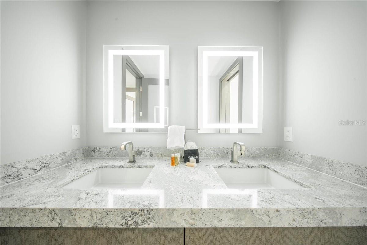 Image 43 of 85 For 118 Avenue E