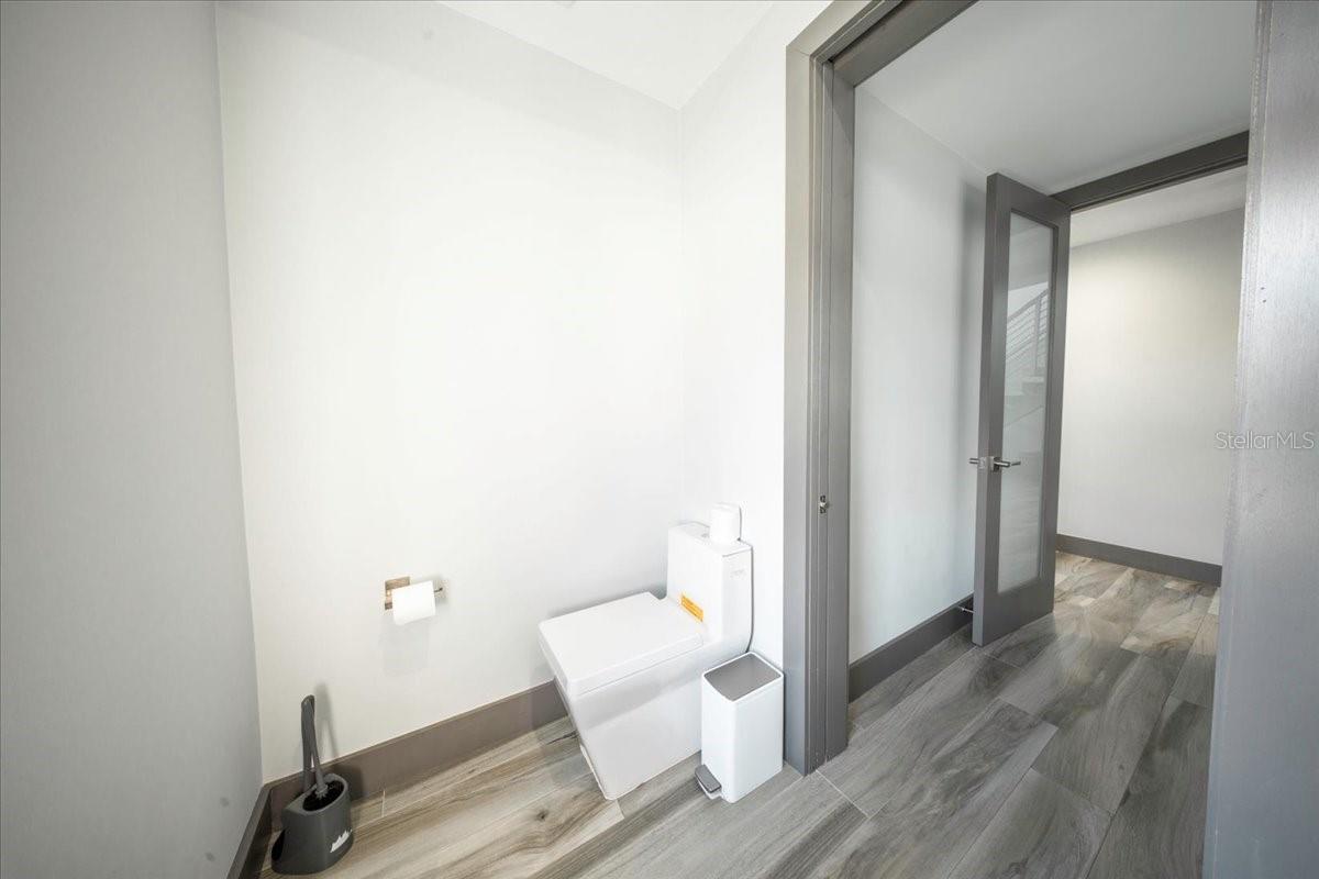 Image 45 of 85 For 118 Avenue E