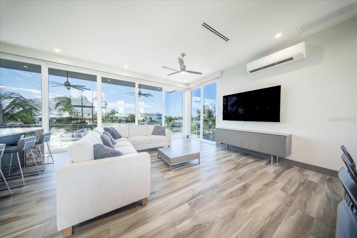 Image 51 of 85 For 118 Avenue E