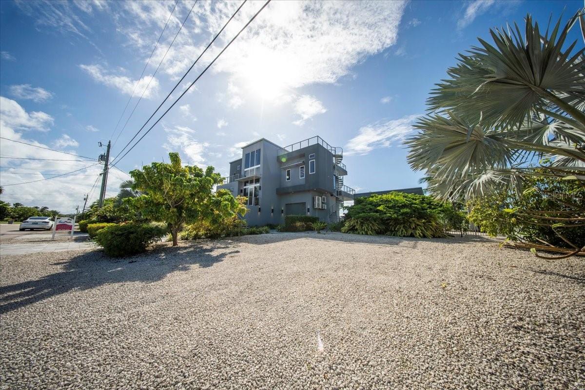 Image 6 of 85 For 118 Avenue E