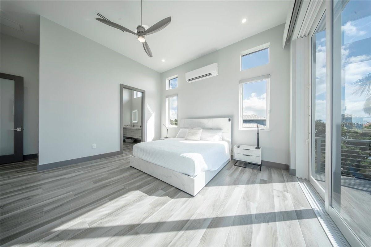 Image 66 of 85 For 118 Avenue E