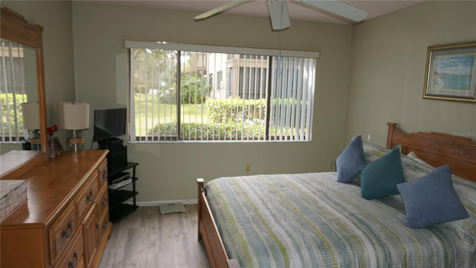 Image 17 of 37 For 12903 Wedgewood Way A