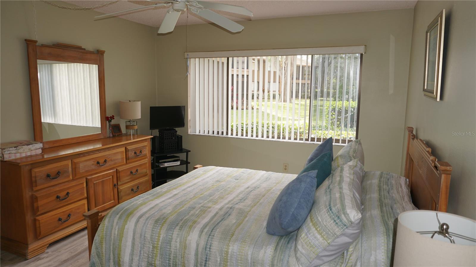 Image 18 of 37 For 12903 Wedgewood Way A