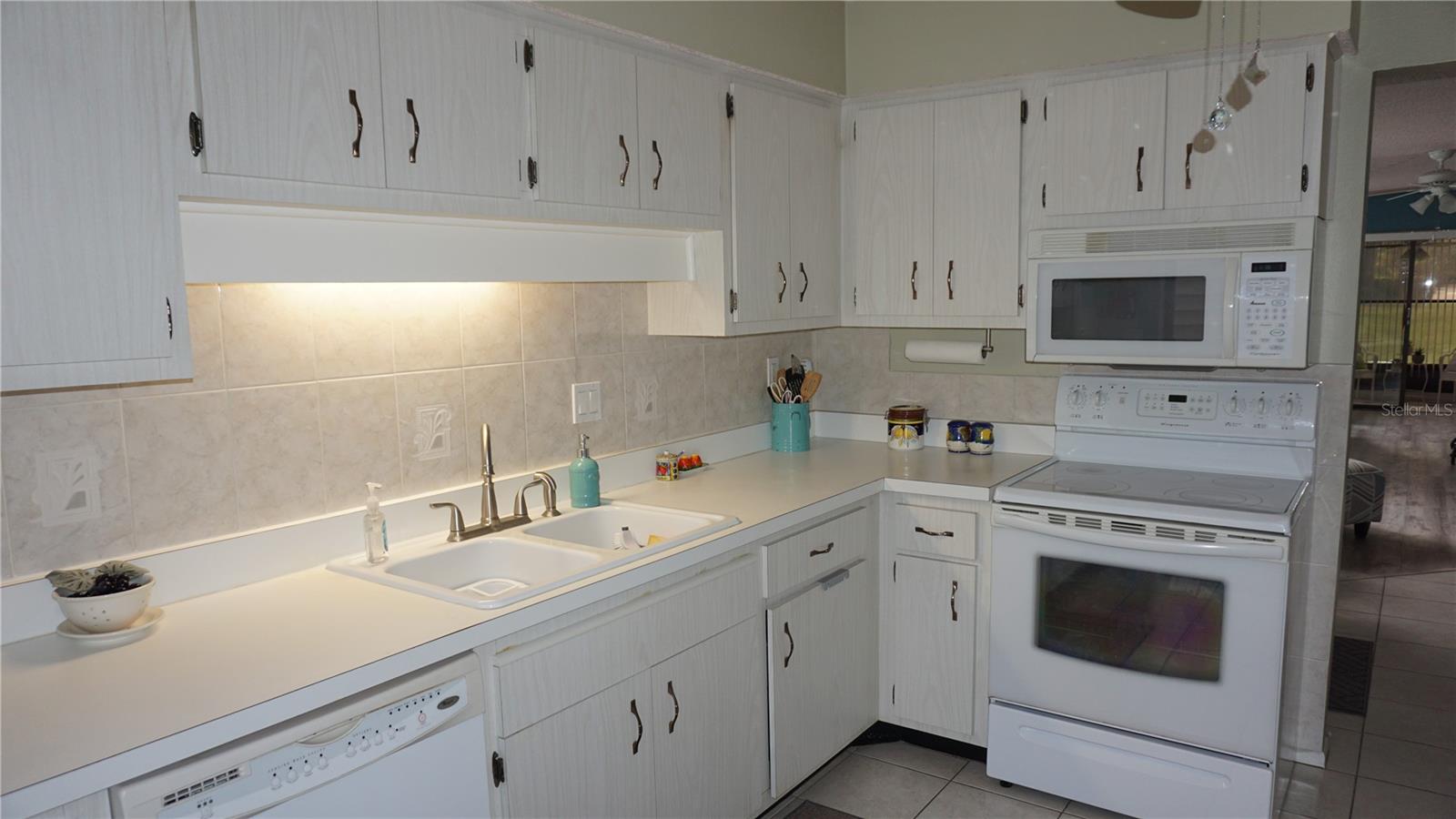 Image 7 of 37 For 12903 Wedgewood Way A